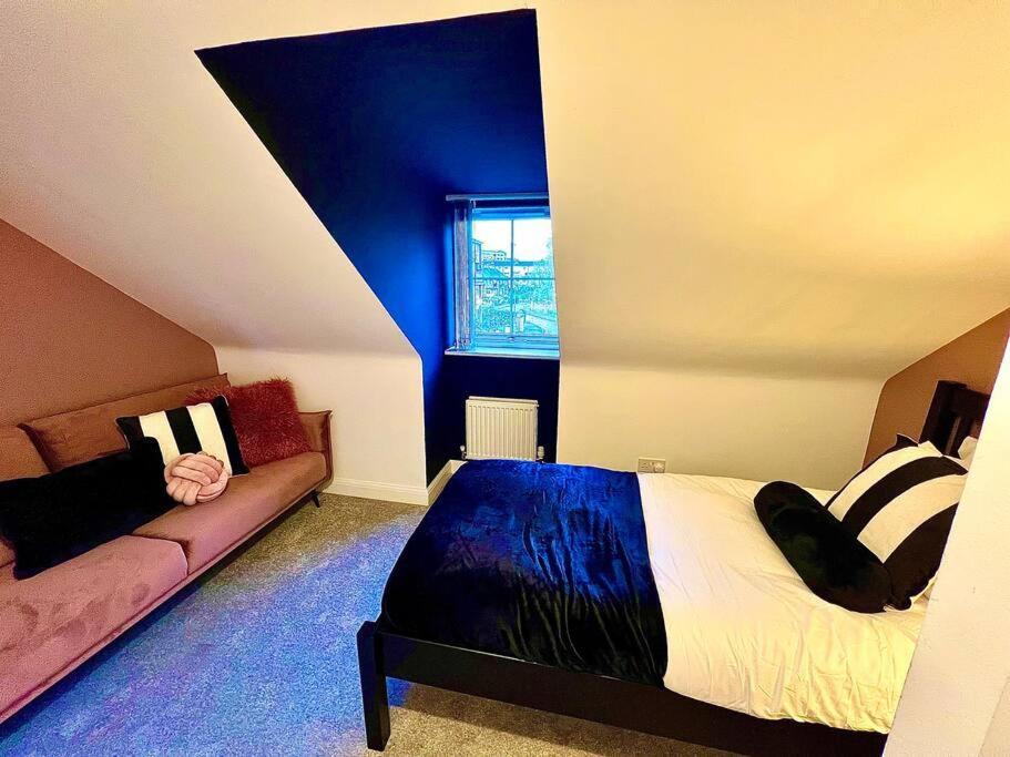 Holiday home Lotus Haus - Wellington Homes - With Off Road Parking *