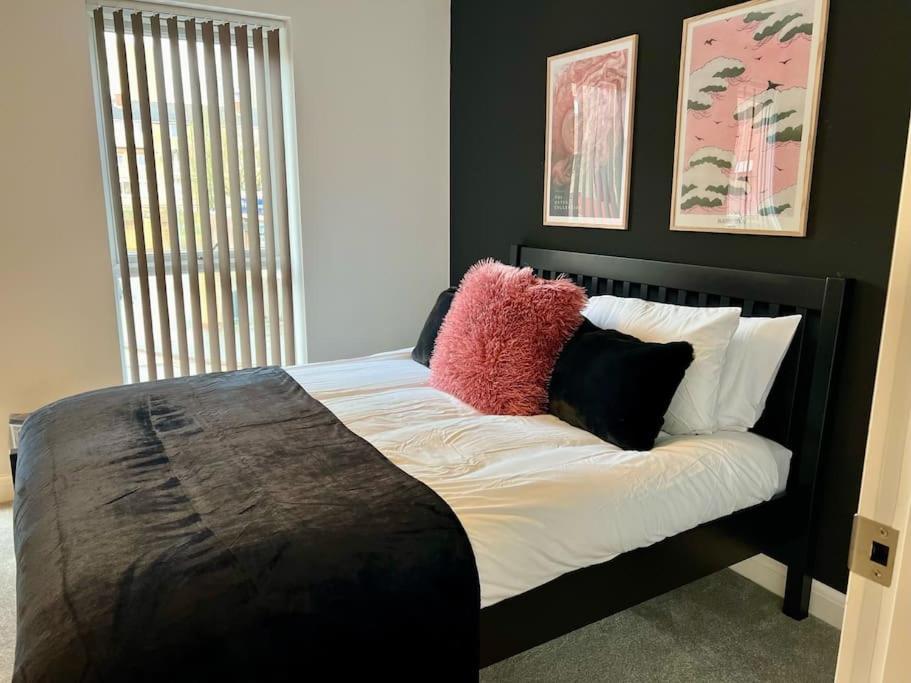 Lotus Haus - Wellington Homes - With Off Road Parking * Birmingham